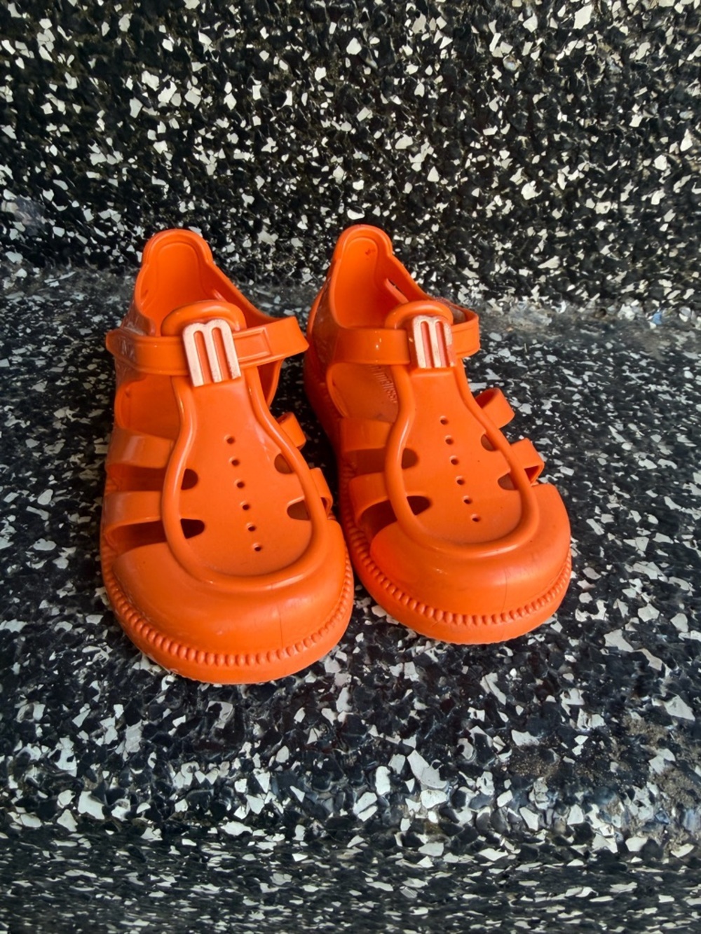 GUC. Mini Melissa. Hip Daydream. Size 8. Orange
